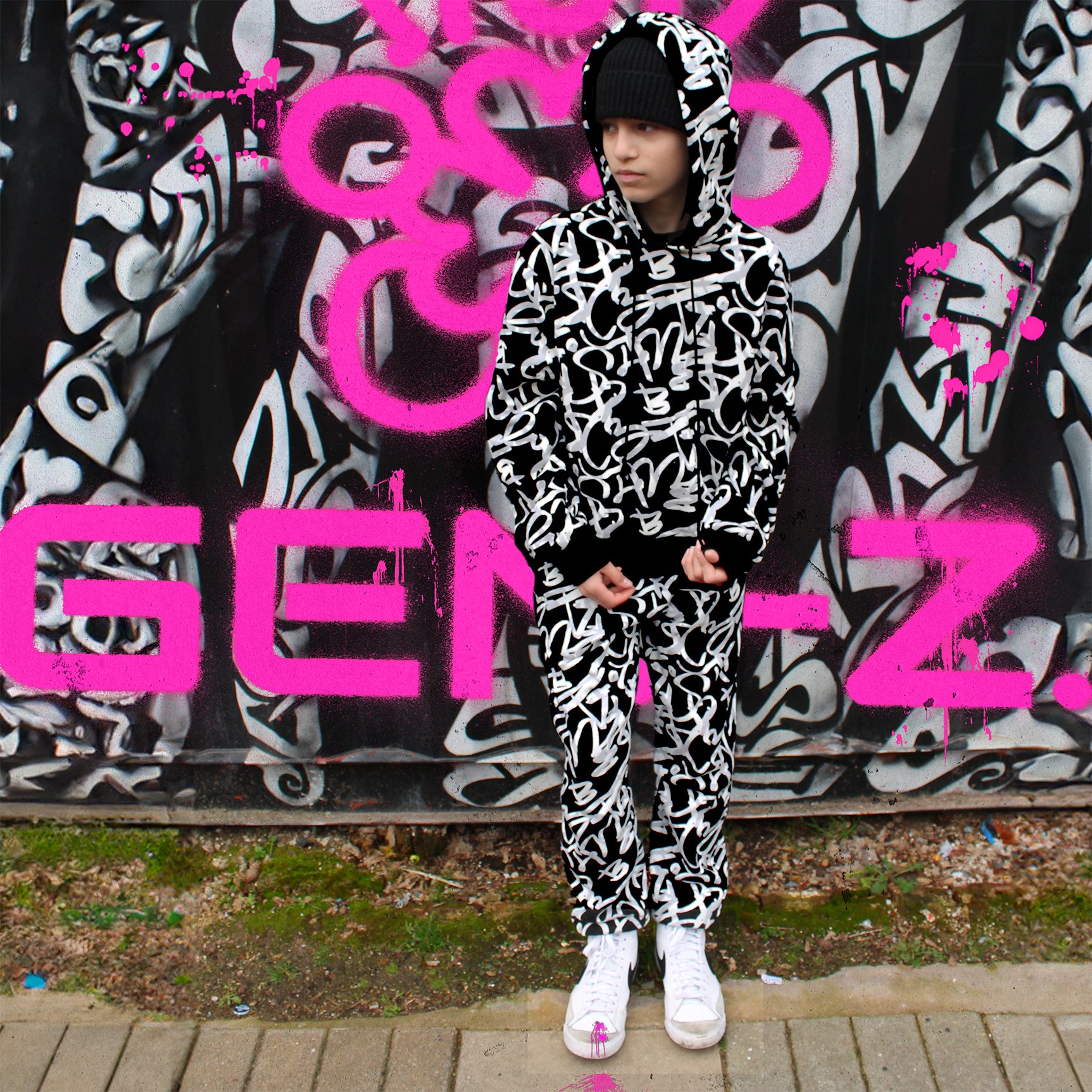 MONOCHROME GRAFFITI SCROLL PRINT PULL ON  HOODIE.