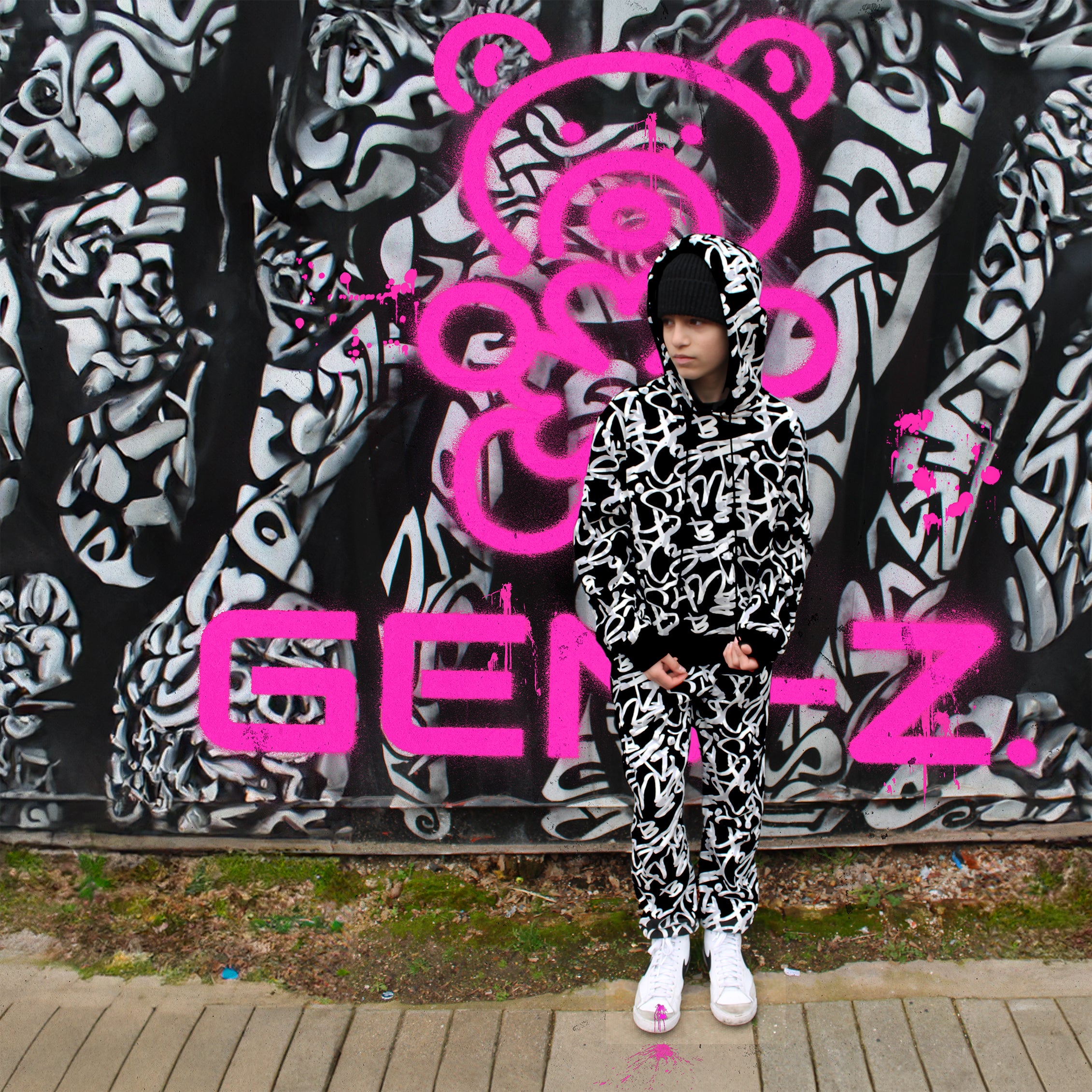 MONOCHROME GRAFFITI SCROLL PRINT PULL ON  HOODIE.